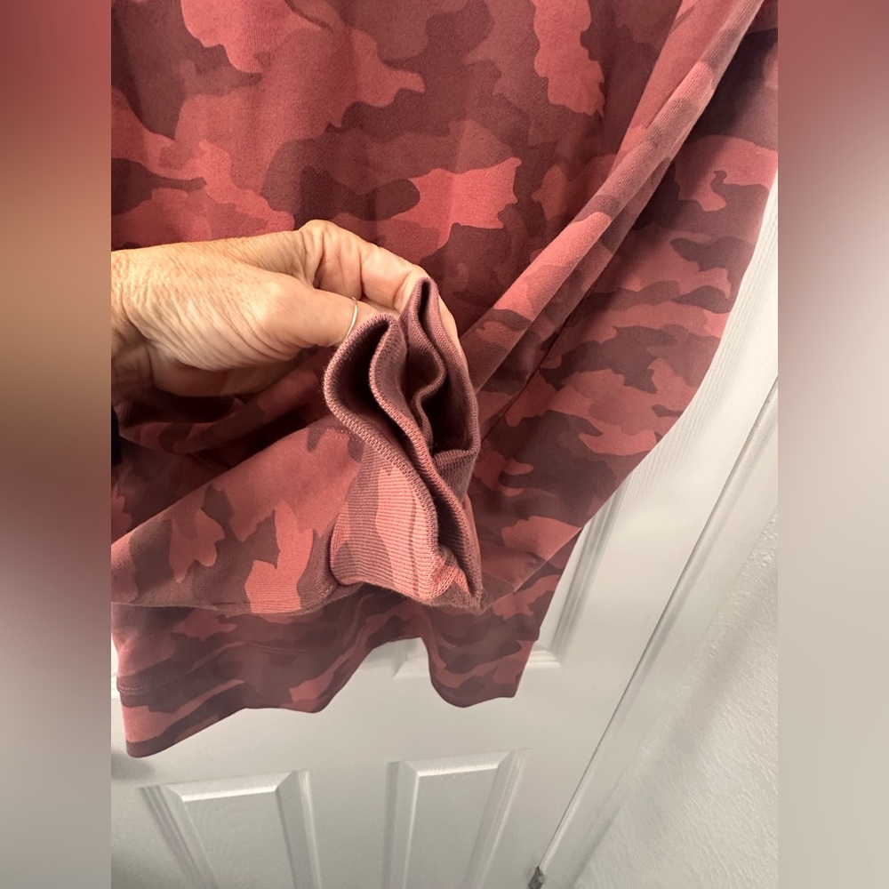 Lululemon Perfectly Oversized Crew- EUC- Heritage 365 Camo Brier Rose - Picture 6 of 8